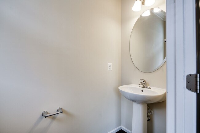 Building Photo - Glen Burnie, MD