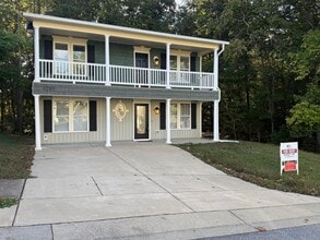 Building Photo - Amazingly Spacious Residence, Available Now!