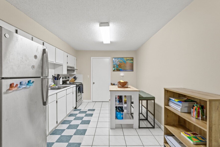 Building Photo - 310 S Orleans Ave