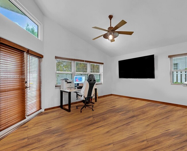 Building Photo - 204 Cameron Dr