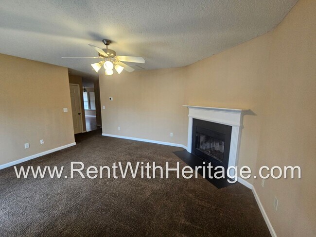 Building Photo - GORGEOUS LAKE VIEW HOME IN POPULAR LAKERIDGE SUBDIVSION! GREAT LOCATION - CLOSE TO EVERYTHING