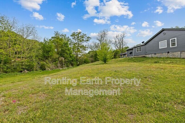 Building Photo - 207 Jemison St