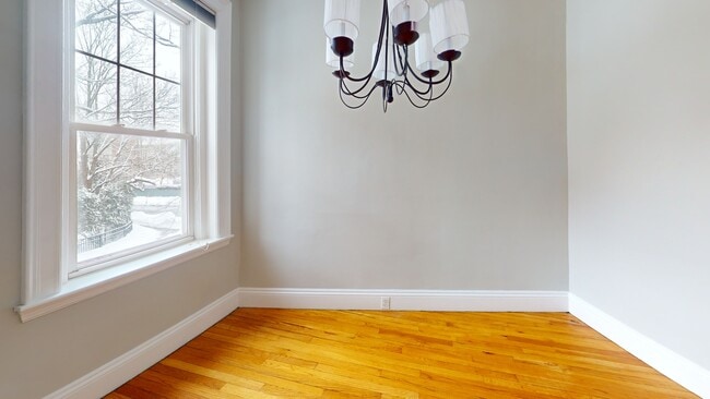 Building Photo - 79 Thatcher St