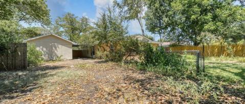 Building Photo - 2442 Oates Dr