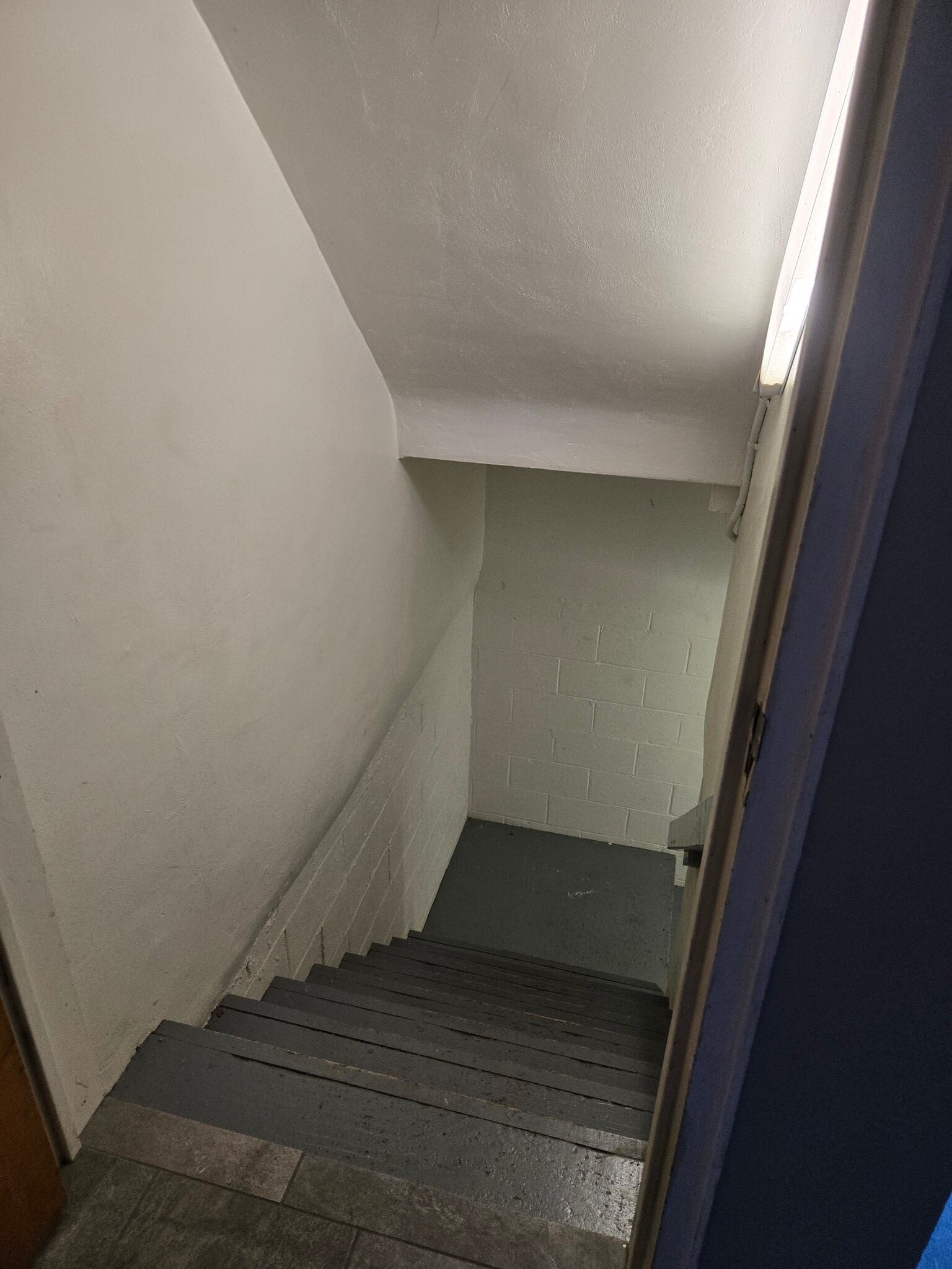 Building Photo - 1043 Broadview Blvd S