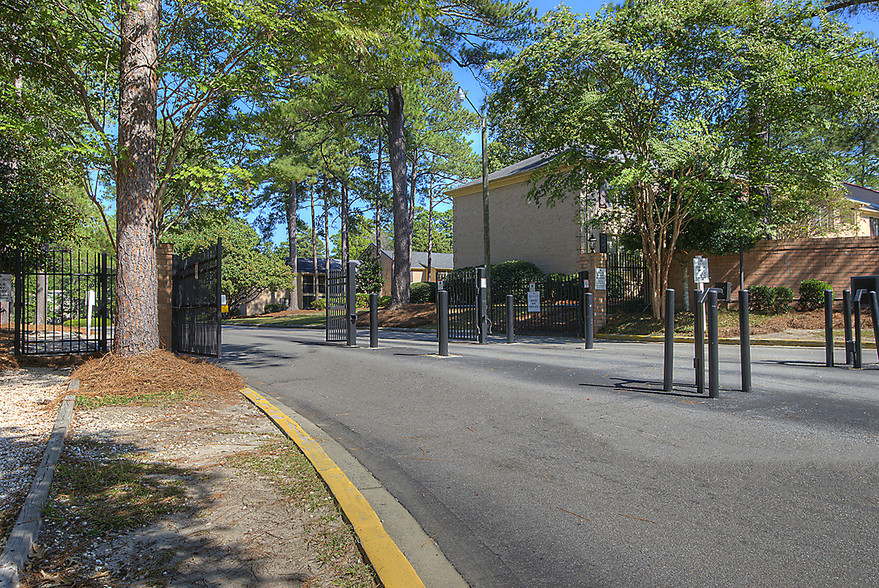 Building Photo - Quail Run