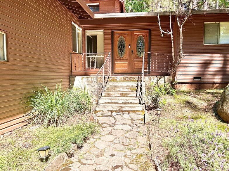 Building Photo - 15558 Nopel Rd