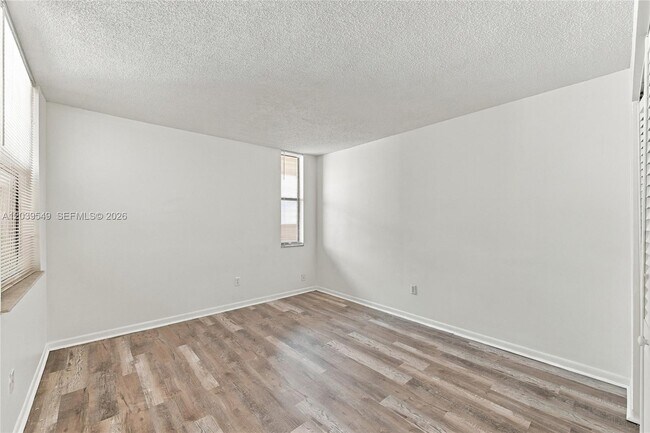 Building Photo - 6800 Cypress Rd