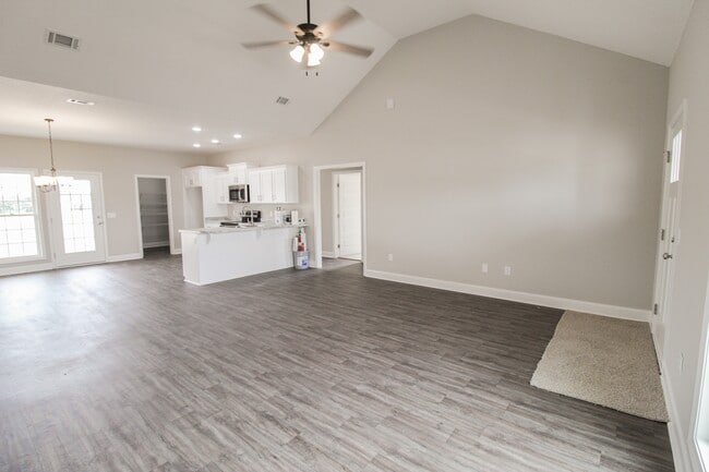 Building Photo - 312 Old Rockdale