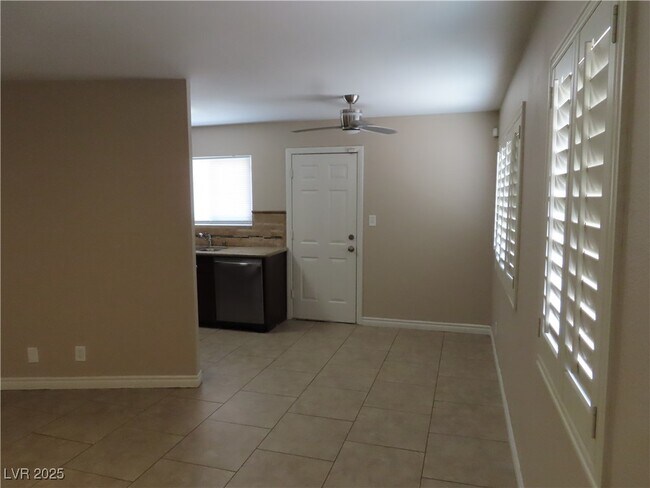 Building Photo - 5071 Orinda Ave