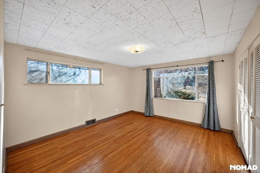 Building Photo - 6801 E 6th Ave