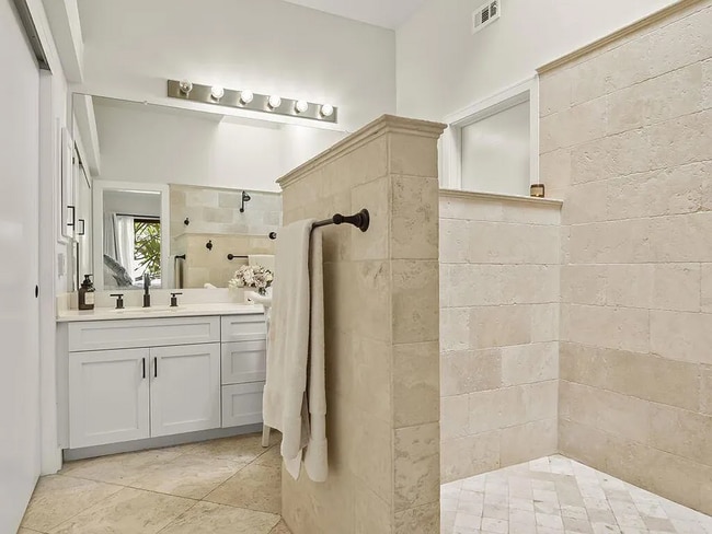 Building Photo - 7912 Emerald St