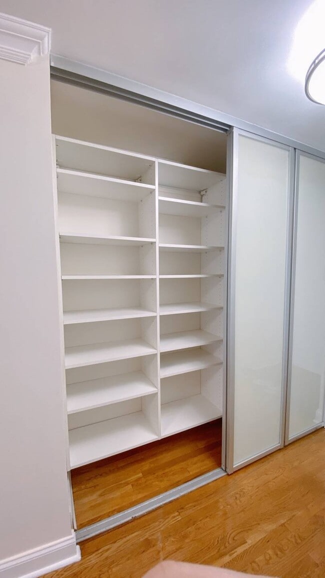 Building Photo - One Bay Club Dr