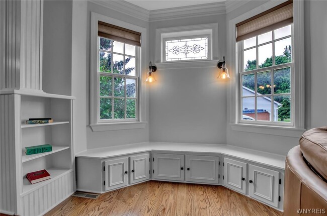 Building Photo - 5940 Thompson Rd