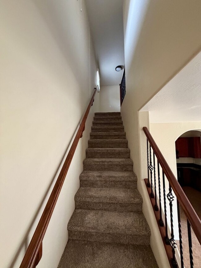 Building Photo - Beautiful 3 bedroom, 2.5 bath home located in the highly sought after community of Power Ranch