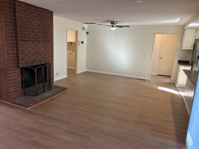 Building Photo - Highly Sought Somerset Highlands Beautiful Home