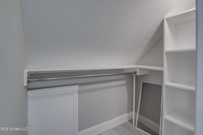 Building Photo - 1076 Lilinoe Way