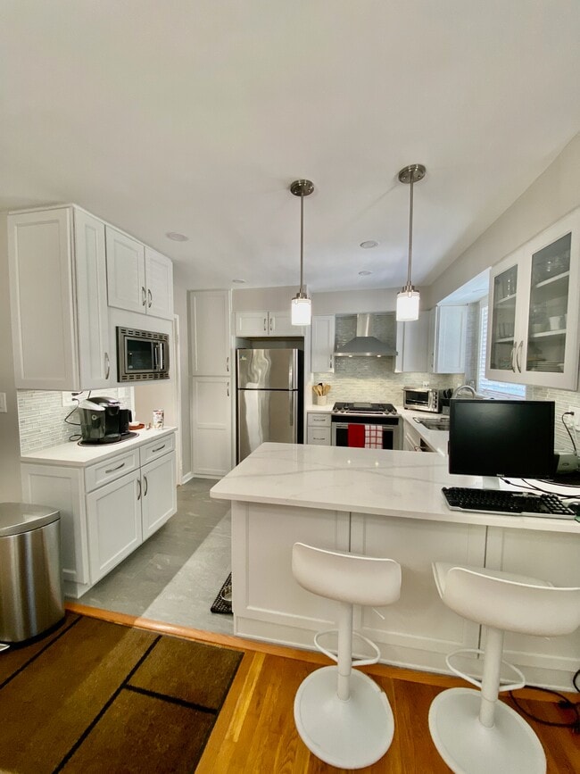 Building Photo - 5307 Pooks Hill Rd