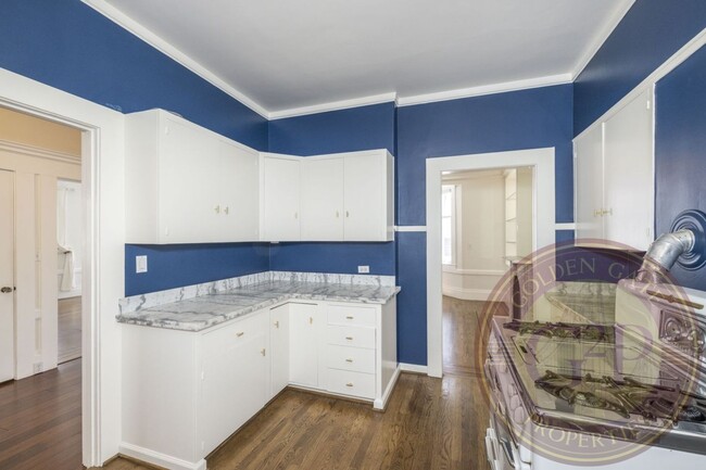 Building Photo - Nob Hill - 2 BR, 2 BA Condo 1,630 Sq. Ft. ...