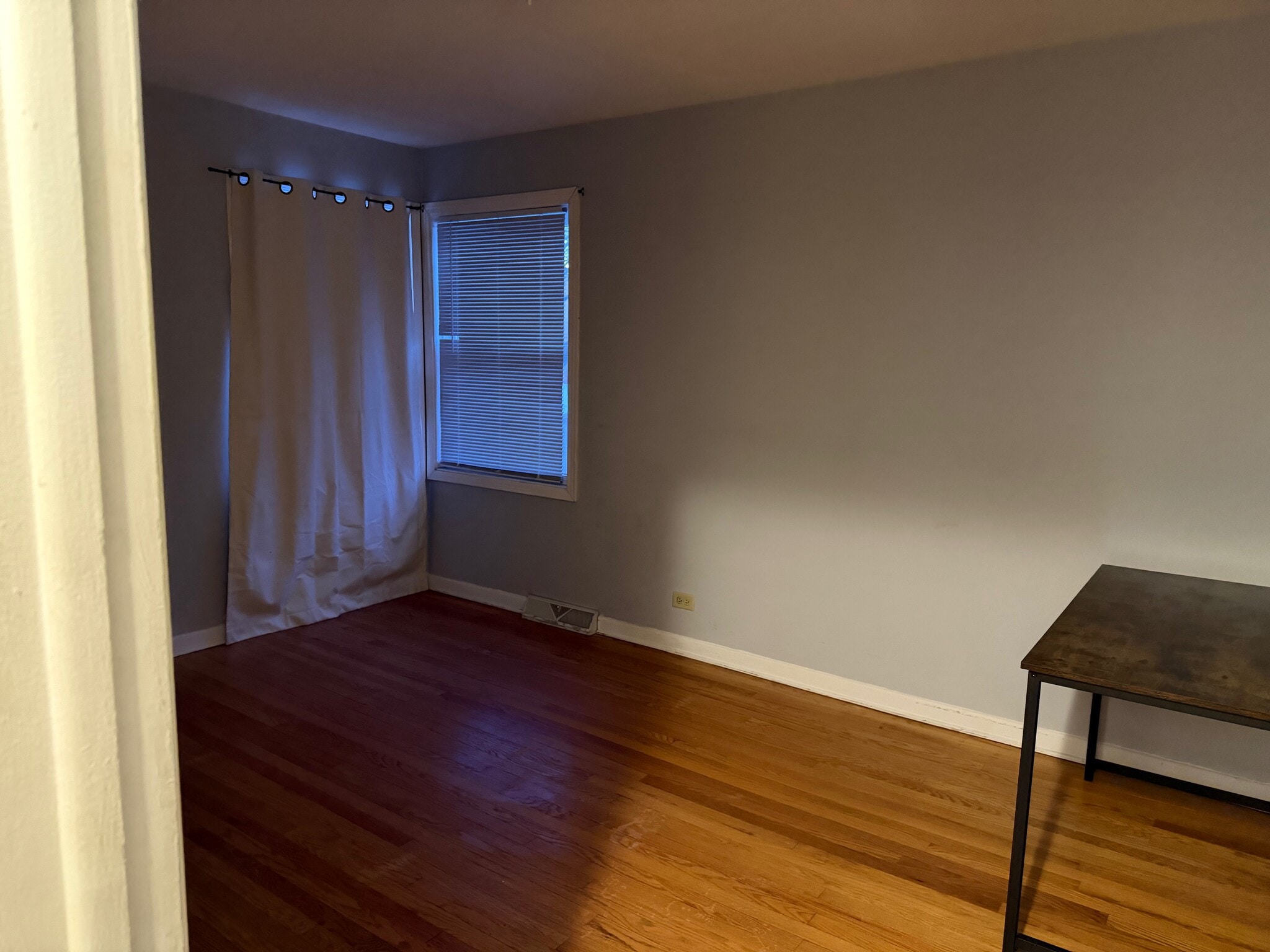 Building Photo - 4823 Grove St