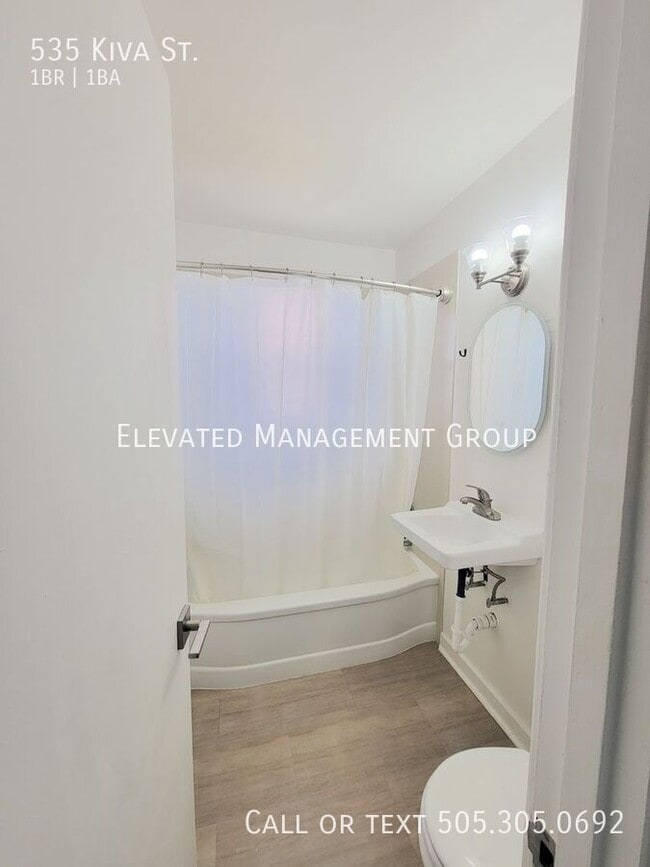 Building Photo - 535 Kiva St