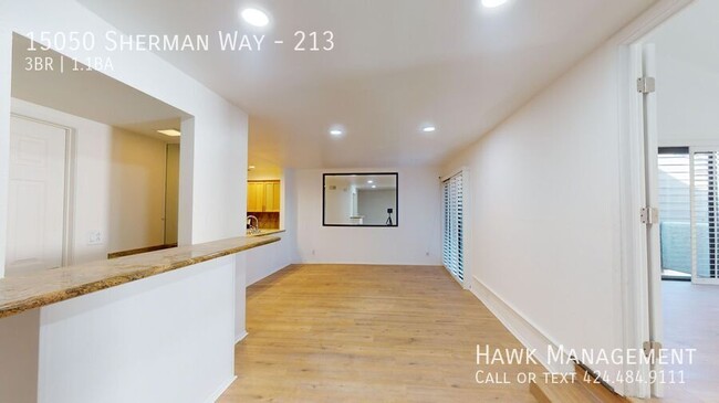 Building Photo - Spacious 3-Bedroom Condo in Gated Parkwood...