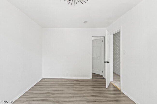 Building Photo - 205 N 16th St