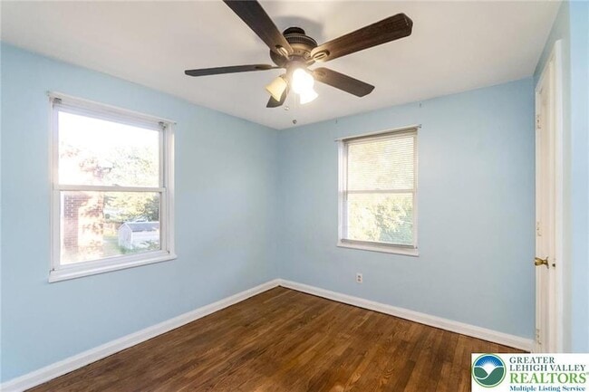 Building Photo - 240 Palmer St