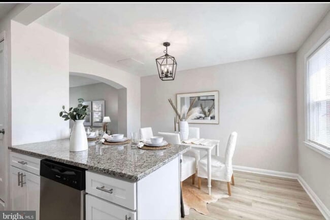 Building Photo - 1629 Searles Rd