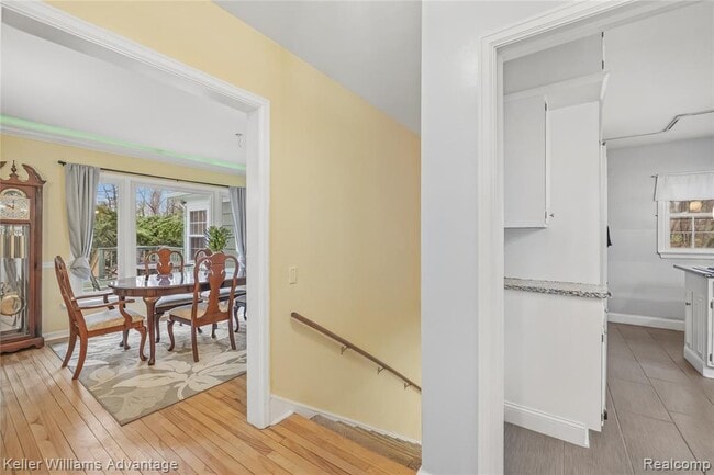 Building Photo - 6103 Park Lake Rd