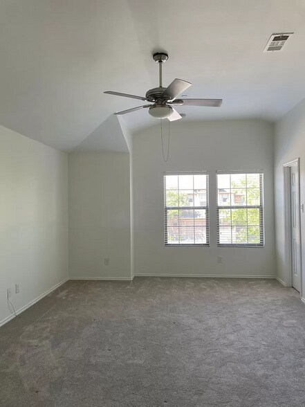 Building Photo - 1165 Sophia St