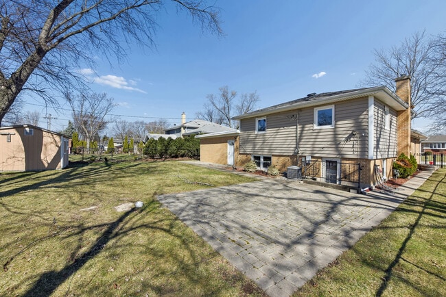 Building Photo - 604 S Edward St