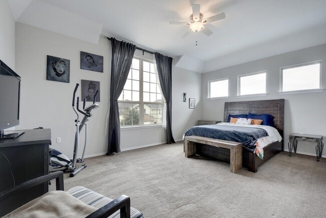 Building Photo - 5321 Daimler Dr