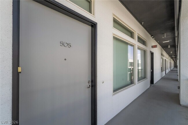Building Photo - 2775 W Pebble Rd