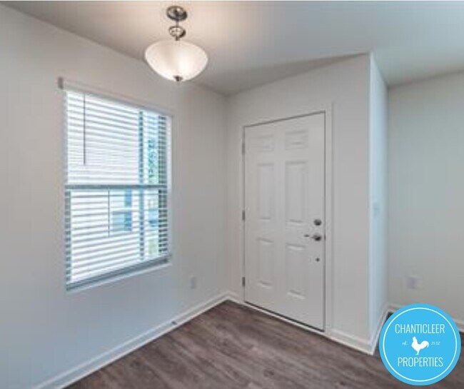 Building Photo - 10 Rochambeau Ct