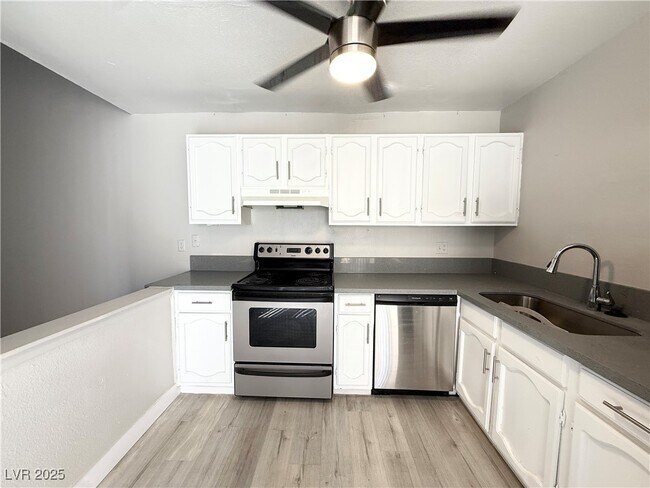 Building Photo - 5187 Garden Ln