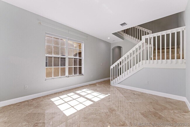 Building Photo - 6884 Julia Gardens Dr
