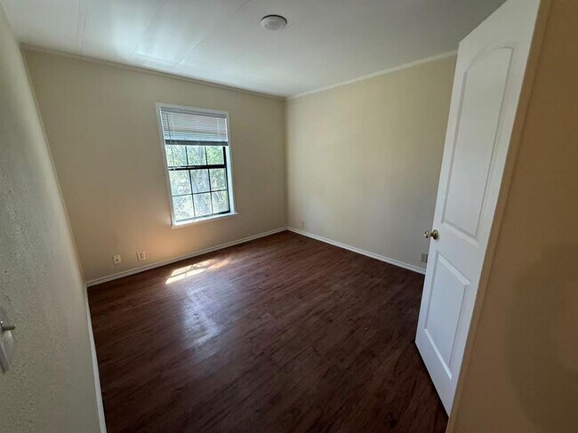 Building Photo - 23393 Nameless Rd