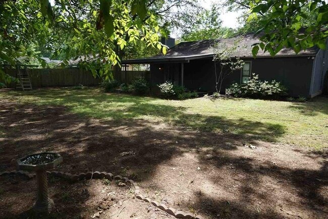 Building Photo - 1218 Simmonsridge Dr