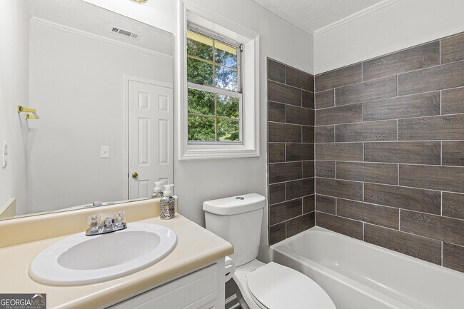 Building Photo - 4966 Cold Springs Dr NW