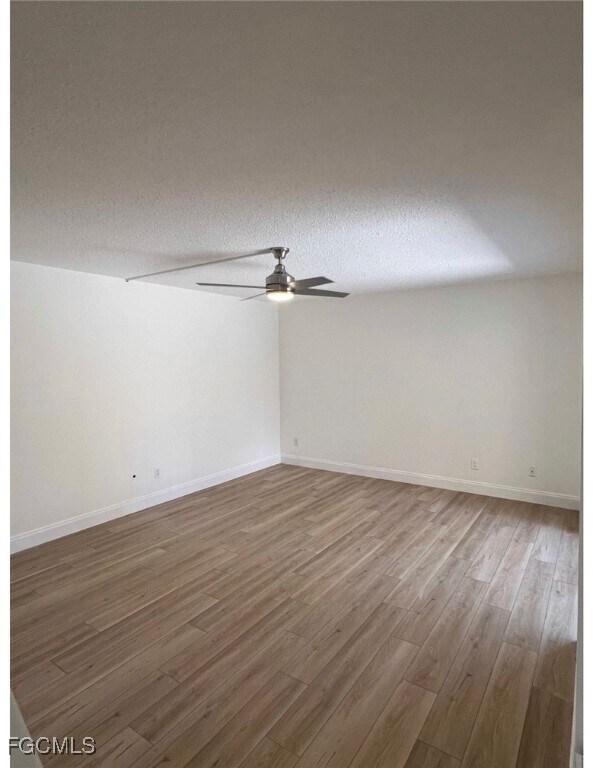 Building Photo - 1460 Park Shore Cir