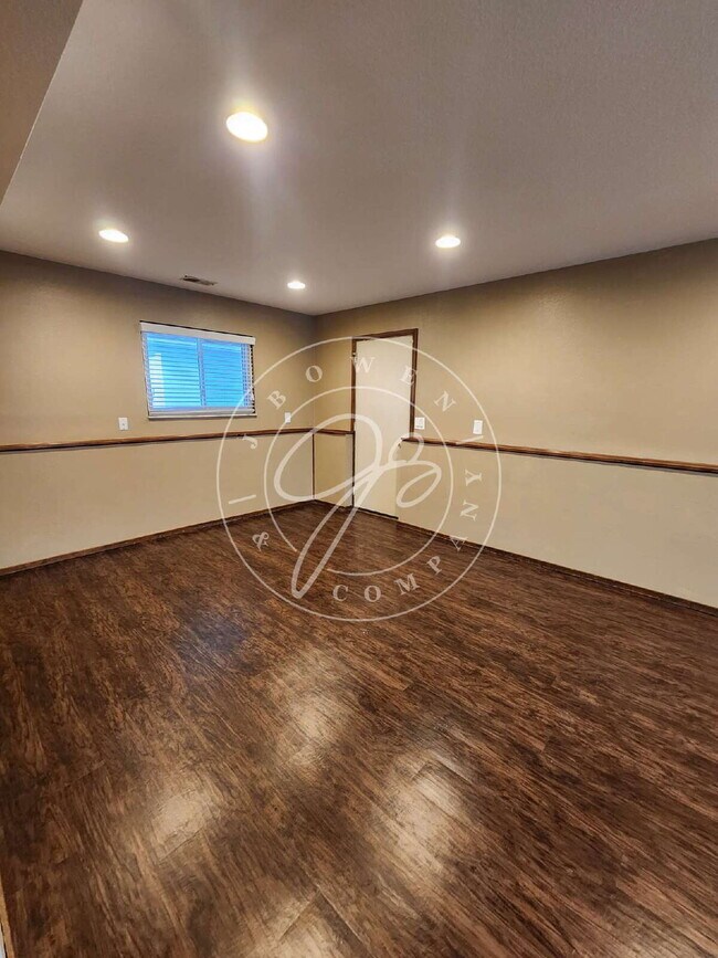 Building Photo - 9450 Millcroft Rd