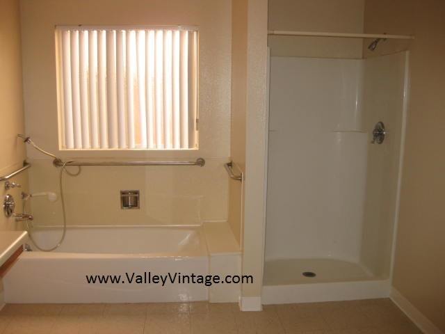 Building Photo - 11508 Moorpark St
