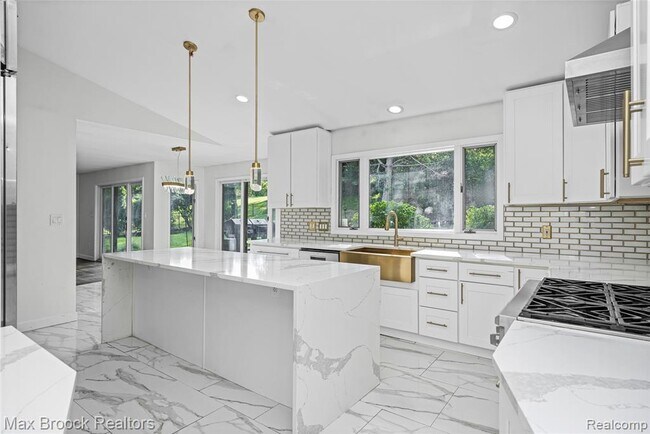 Building Photo - 3332 Barlyn Ln