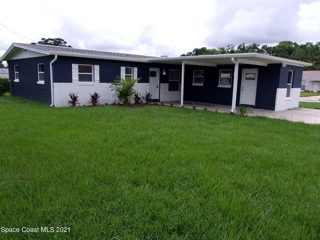 Building Photo - 1240 N Singleton Ave