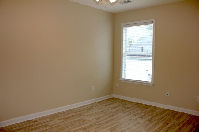 Building Photo - Discover Your Urban Sanctuary in the Heart of SW Atlanta