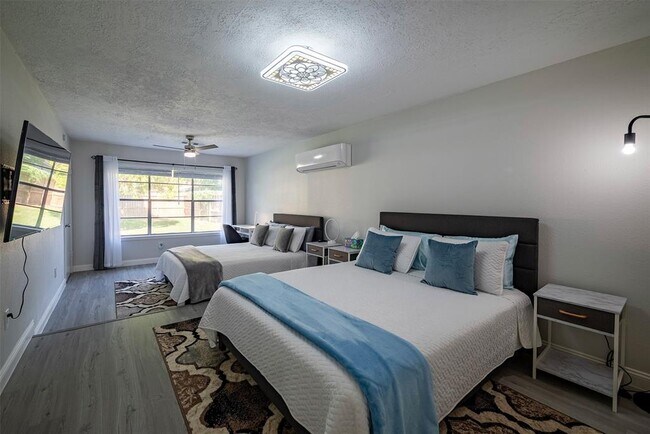 Building Photo - 11530 Green Glade Dr