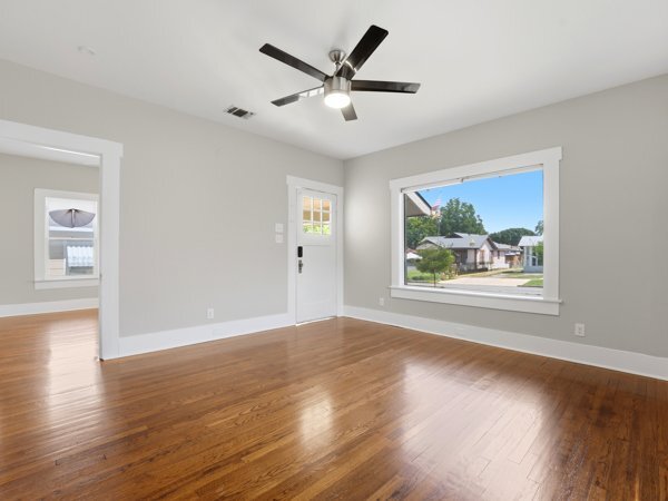 Building Photo - 1219 E Drexel Ave