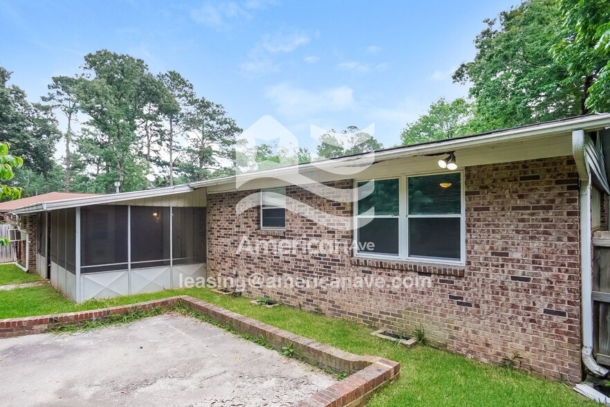 Building Photo - 2231 Mura Dr