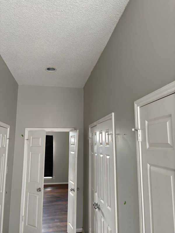 Building Photo - 10831 Laurel Creek